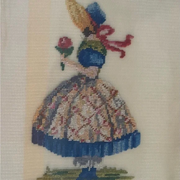 Vintage Petit Point Framed Fine Needlepoint Gilt Gold Wood Frame Victorian Girl - Picture 12 of 12